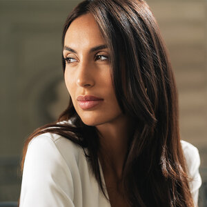 LOUNA Glossy Lips: активна гіалуронова кислота - від об'єму до біостимуляції